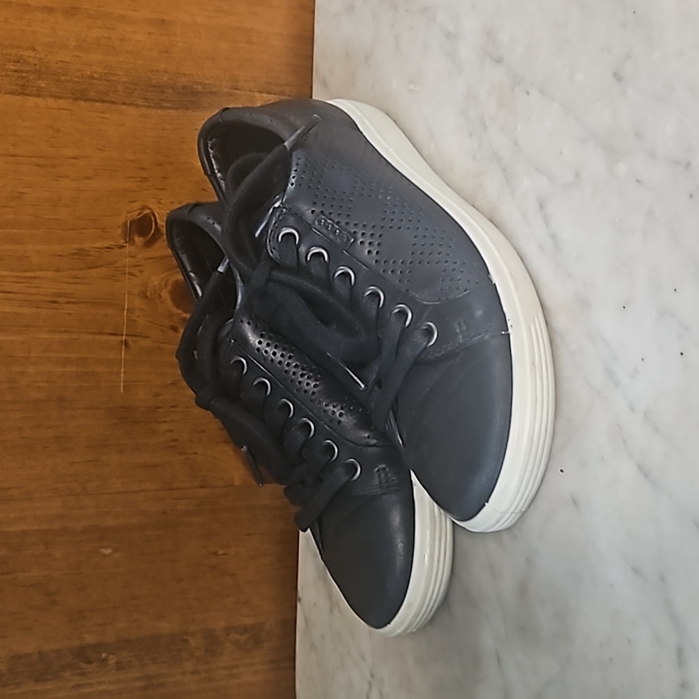 Ecco leather tennis shoes
